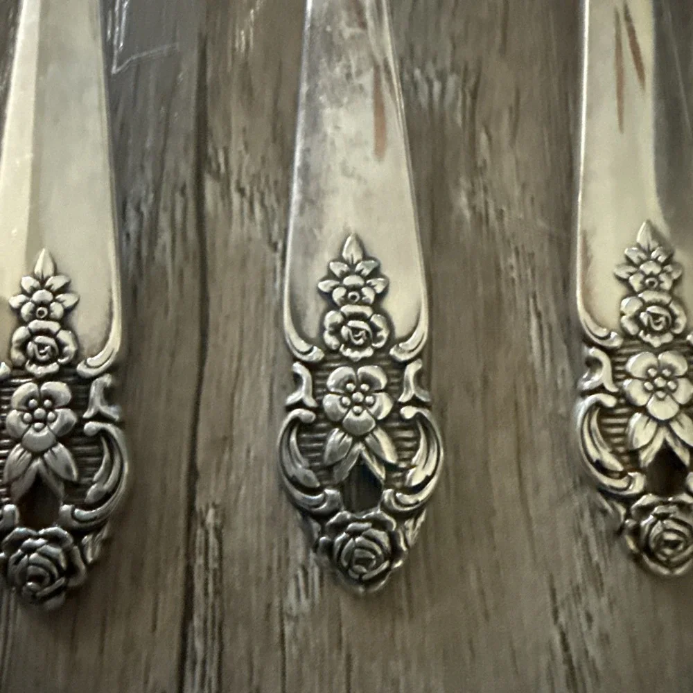 Set of 6 Oneida DISTINCTION‎ Salad Forks Silver Plate Prestige 1951 Flatware